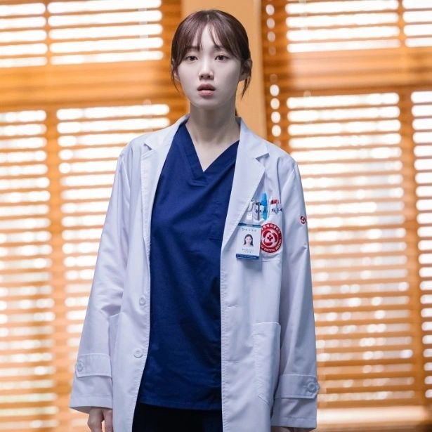 مسلسل الطبيب الرومانسي الأستاذ كيم - Dr Romantic 3 - مصدر الصورة إنستغرام