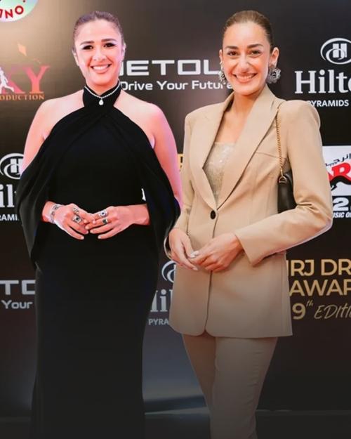 ياسمين عبد العزيز و أمينة خليل - صورة معدلة