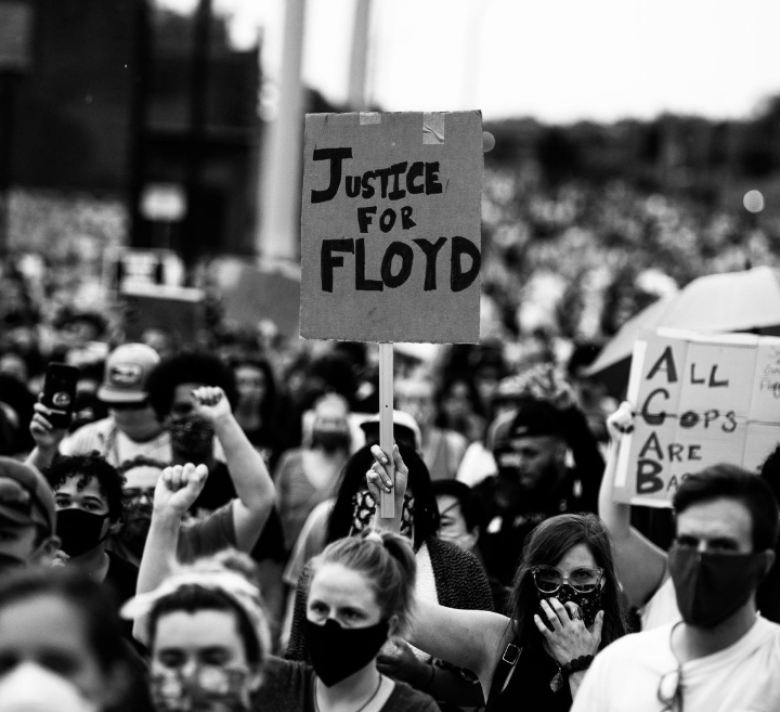 صورة من الاحتجاجات تضامناً مع جورج فلويد 