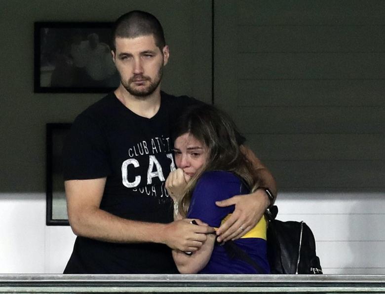 دلما مارادونا أثناء تكريم والدها