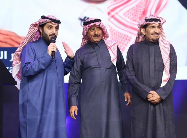 صورة للمستشار تركي آل الشيخ مع النجمين ناصر القصبي وعبدالله السدحان