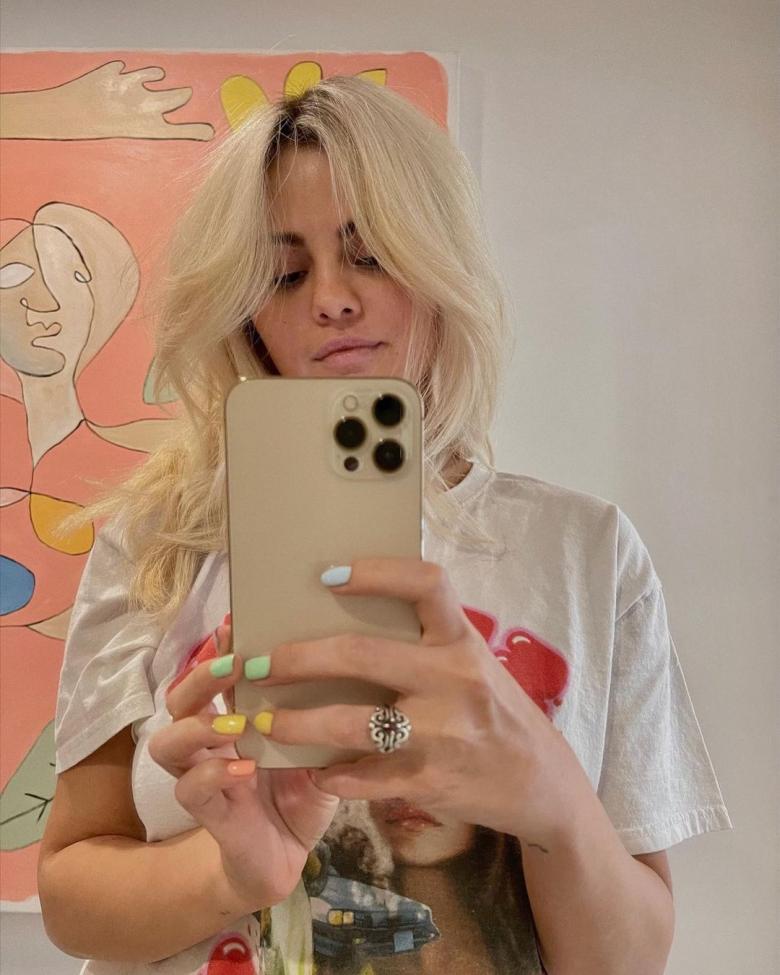 سيلينا غومير صورة من انستغرام @rarebeauty