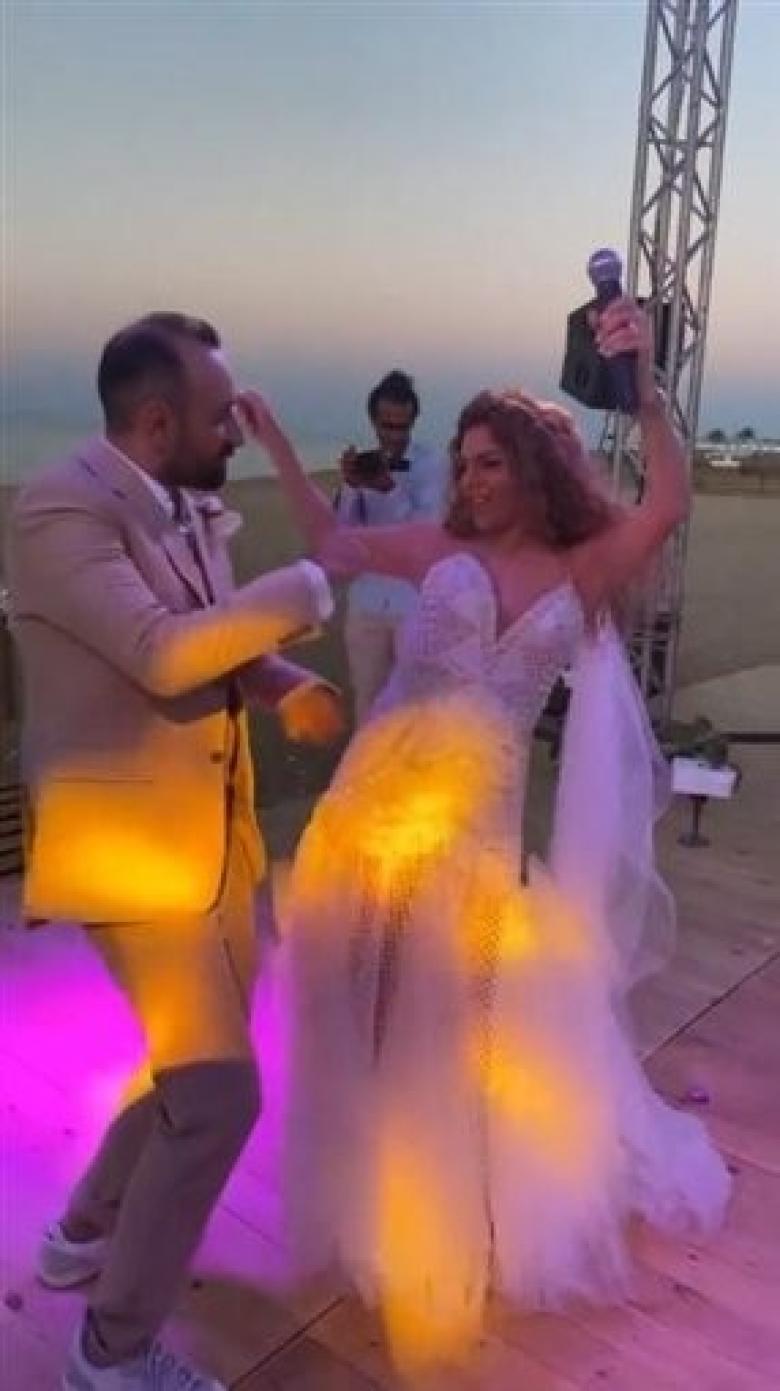 عمرو سلامة يحتفل بزفافه في الجونة