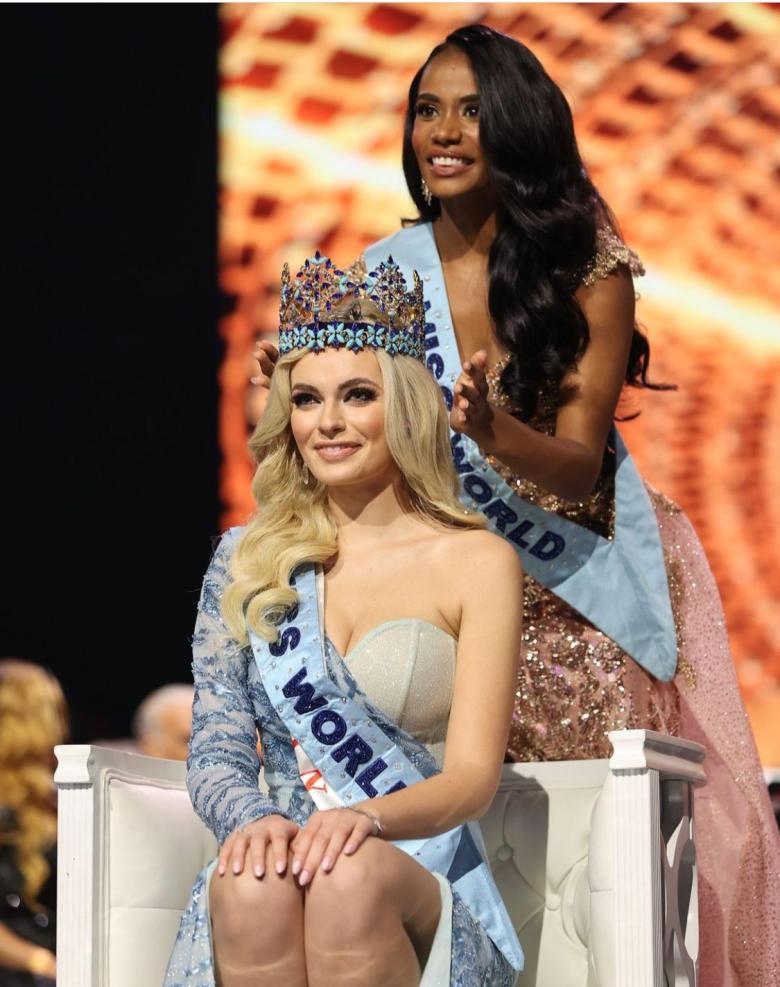 كارولينا بيلوسكا ملكة جمال العالم الجديدة 