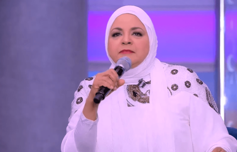 حنان ماضي تكشف سبب ارتدائها الحجاب | ET بالعربي