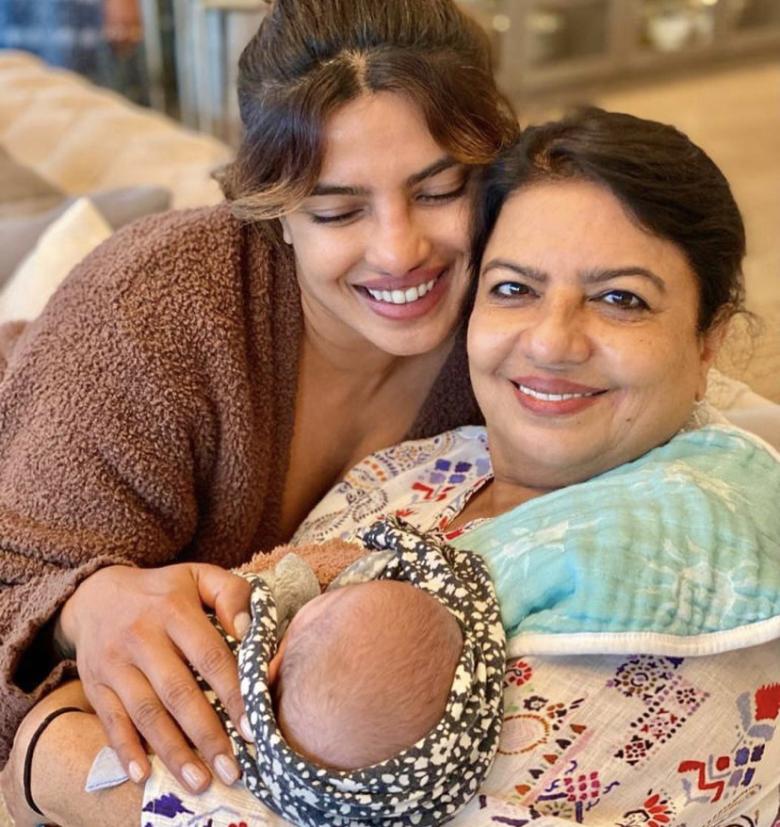  بريانكا شوبرا في صورة جديدة مع طفلتها