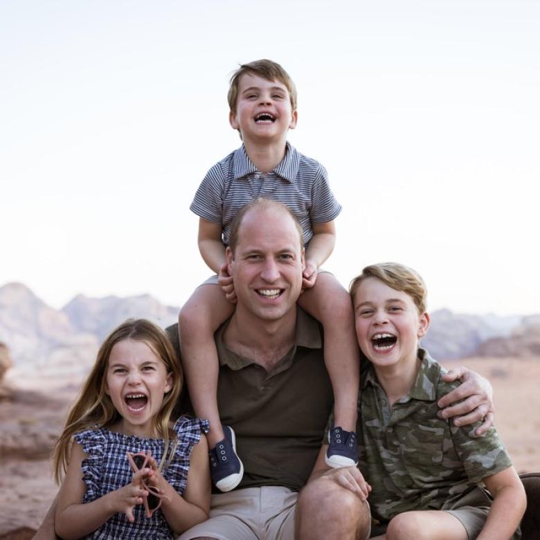 الأمير ويليام مع أطفاله - صورة من حساب @KensingtonRoyal على تويتر 