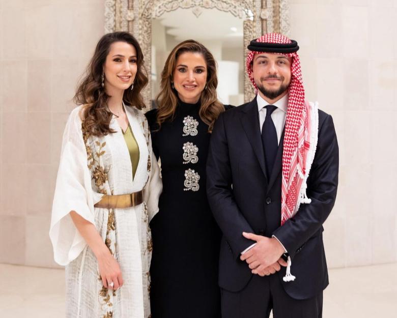 الملكة رانيا من خطوبة الأمير الحسين ورجوة آل سيف