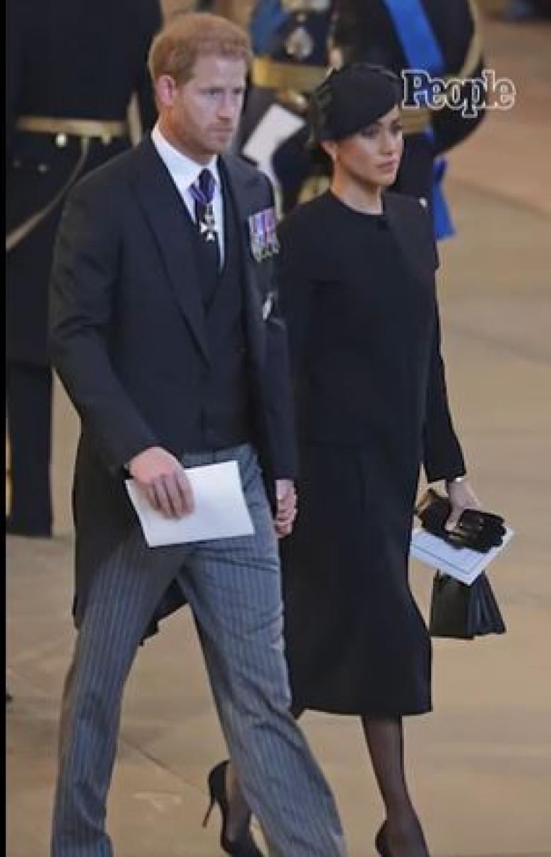 الأمير هاري وزوجته ميغان ماركل - صورة معدلة من السوشيال ميديا