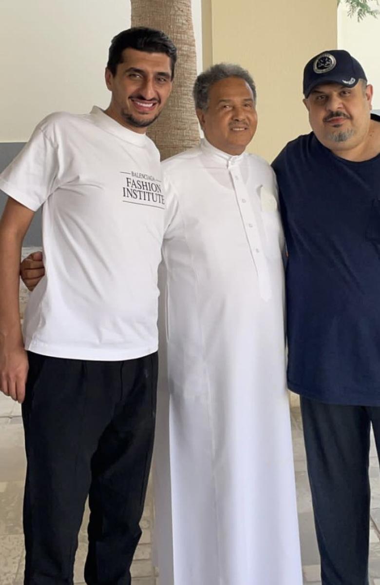 الأمير عبد الرحمن بن مساعد بن عبد العزيز وممحمد عبده وسهم - صورة من تويتر