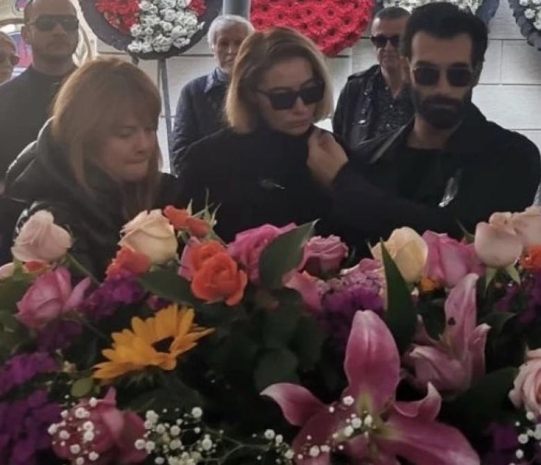 من جنازة والد سيلا في تركيا