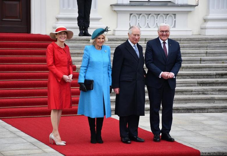 الملك تشارلز والملكة القرينة كاميلا يتوسطان الرئيس الألماني وزوجته- انستقرام @theroyalfamily