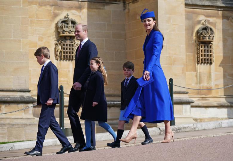كيت ميدلتون مع أفراد عائلتها - صورة من حساب RoyalFamily على تويتر