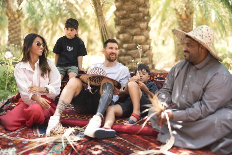 ليونيل ميسي وعائلته في الرياض - صورة من تويتر