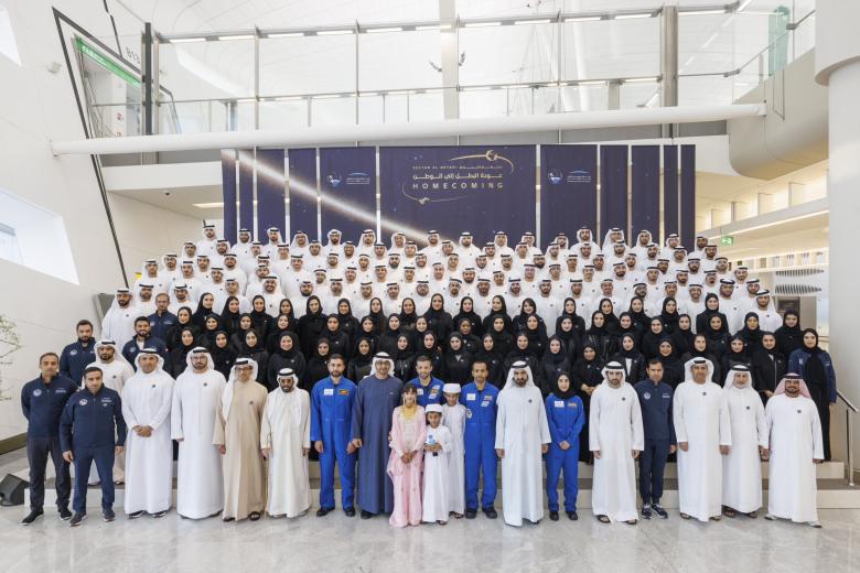 استقبال سلطان النيادي في الإمارات - صورة من تويتر