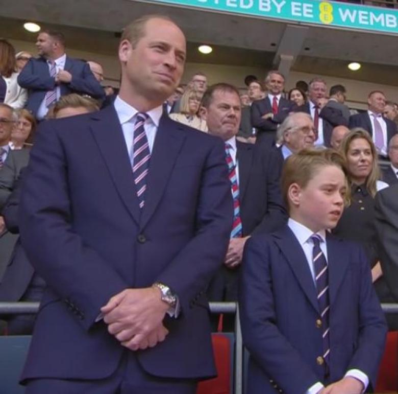 الأمير ويليام مع إبنه الأمير جورج - تويتر