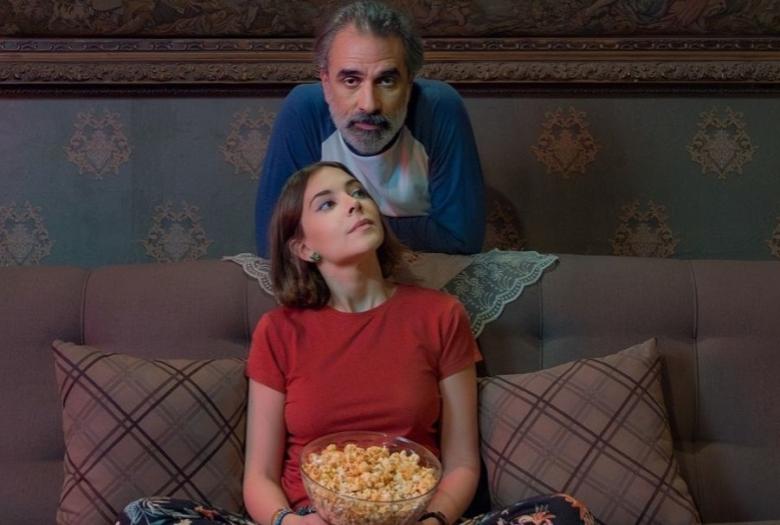 فاطمة البنوي - صورة معدلة من بوستر الفيلم