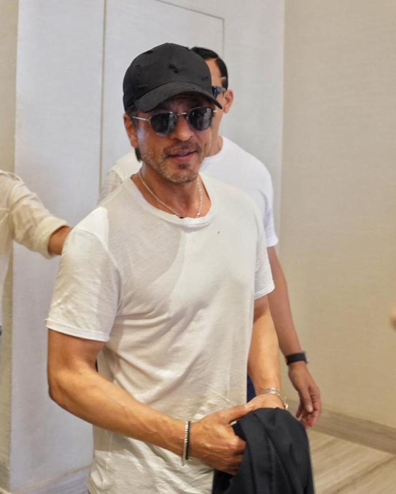 شاروخان - صورة من حساب IIFA Awards بانستقرام