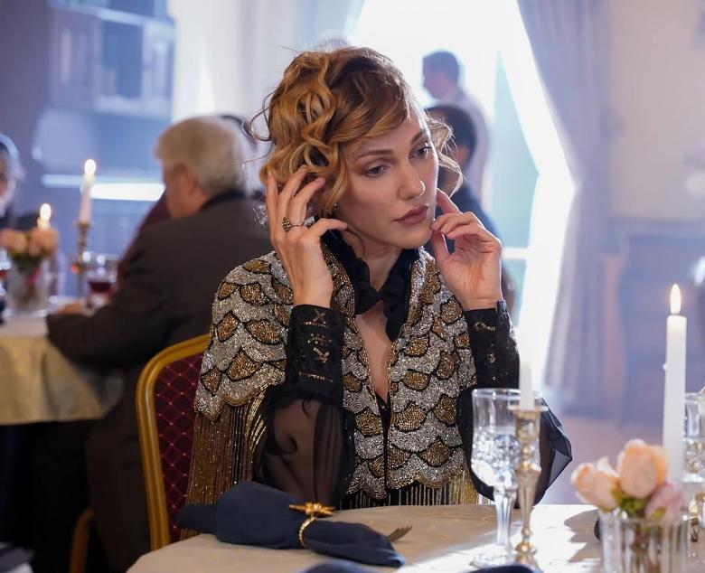  مسلسل عائلة شاكر باشا  Şakir Paşa Ailesi - مريم أوزرلي Meryem Uzerli