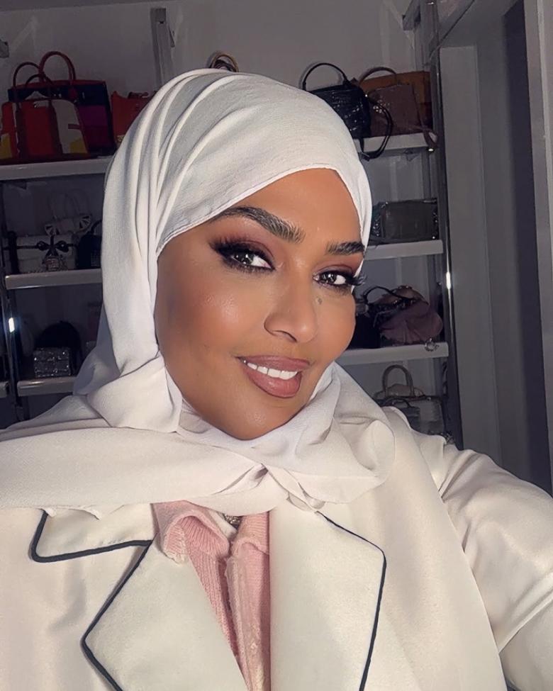 وعد: رحلة الموضة المحتشمة التي تجمع بين الفخامة والراحة