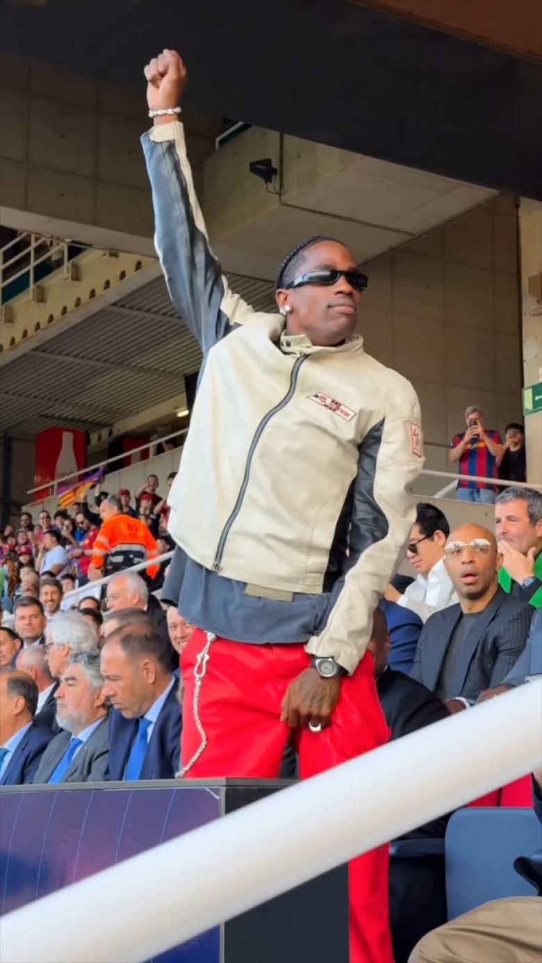 ترافيس سكوت Travis Scott في الكلاسيكو بين برشلونة وريال مدريد