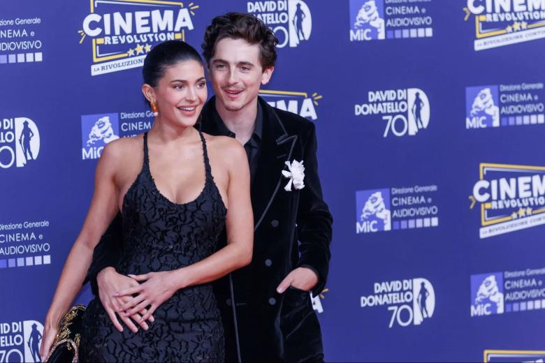  كايلي جينر Kylie Jenner وتيموثي شالاميت Timothee Chalamet -  حفل جوائز دافيد دي دوناتيلو David Di Donatello Awards