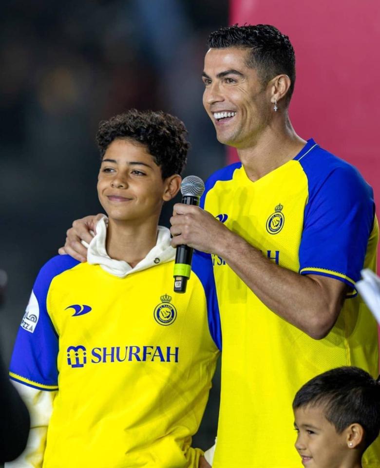  كريستيانو رونالدو - Cristiano Ronaldo مع ابنه  كريستيانو رونالدو جونيور 