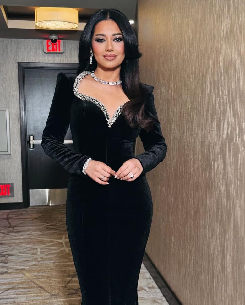 رحمة رياض بفستان أسود من المخمل من جان لويس صبجي