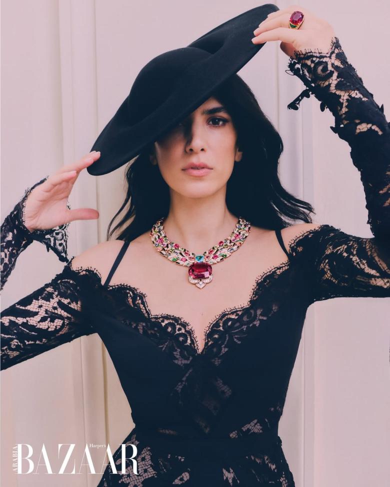 كارمن بصيبص باطلالات بصيحات متنوعة من كارولينا هيريرا الى لويفي وغيرها...