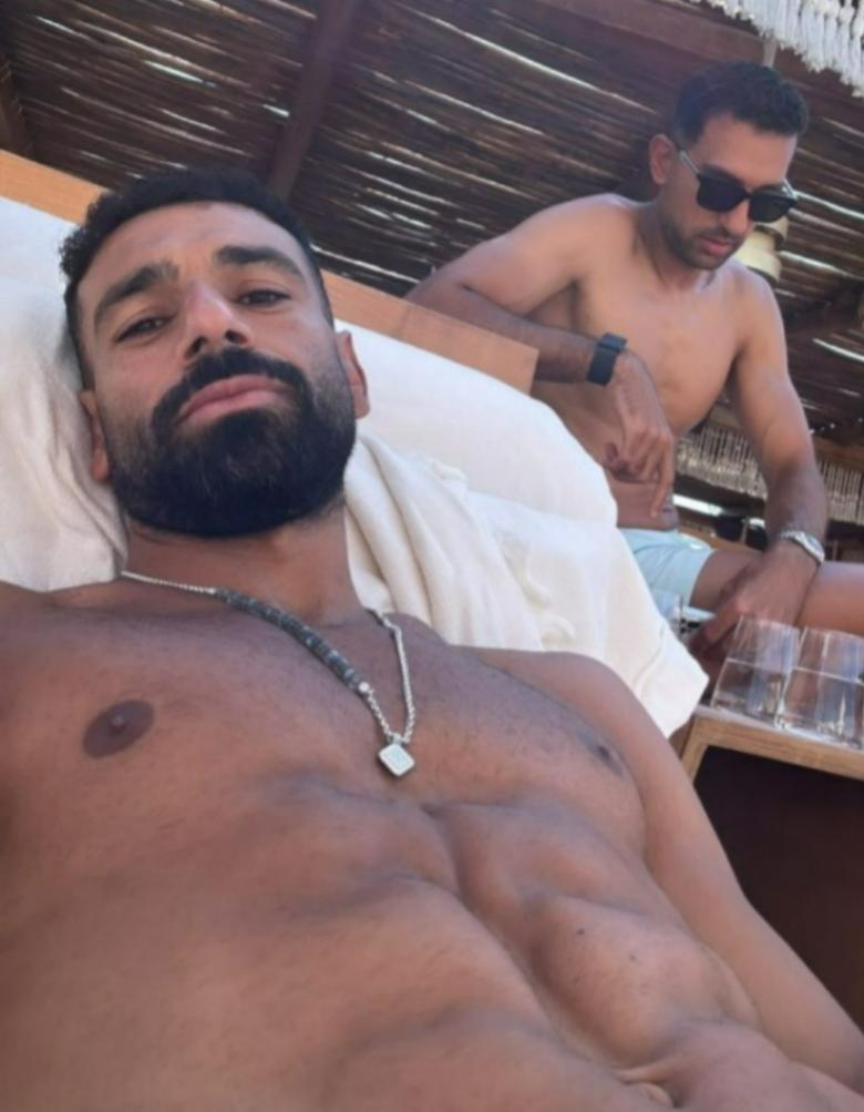 محمد صلاح وأحمد حسن كوكا