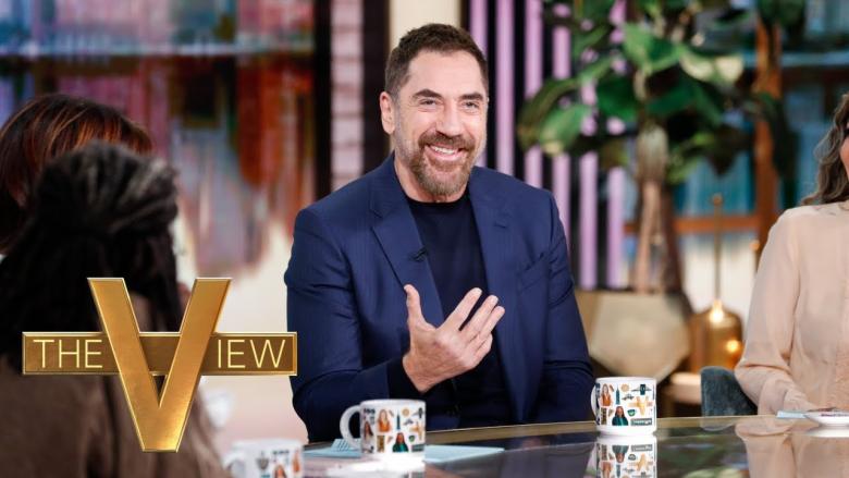 خافيير بارديم يدافع عن فلسطين قبل أن يُقاطع بفاصل إعلاني - The View