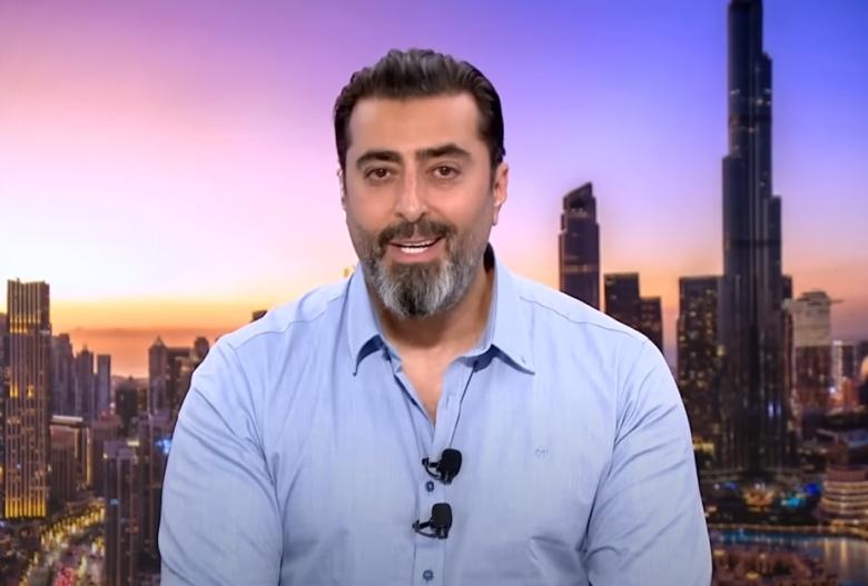 باسم ياخور يُقرّ بخطئه ويعتذر للسوريين على الهواء