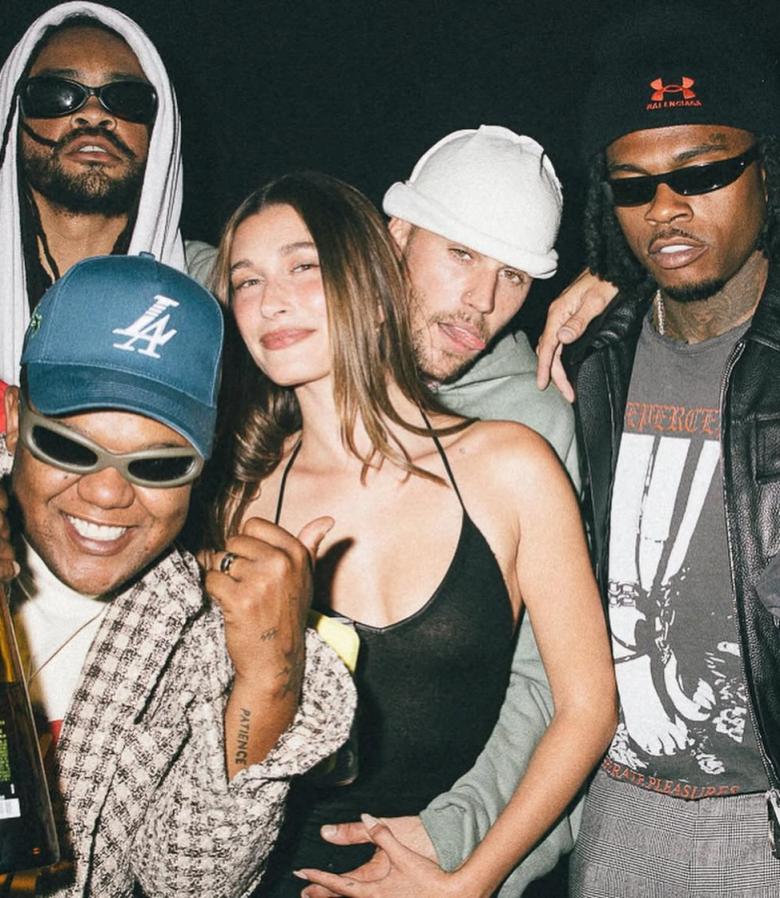 رومانسية تجمع جاستن بيبر و هيلي بيبر في حفل إطلاق ألبوم Swag
