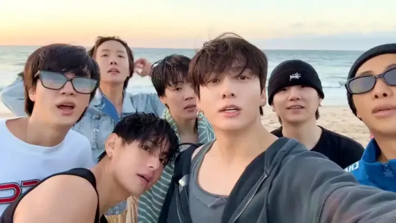 فرقة BTS من بثها المباشر - صورة معدلة