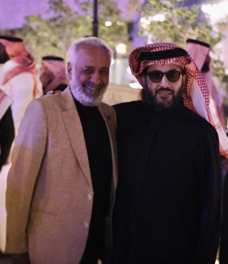 أيمن زيدان