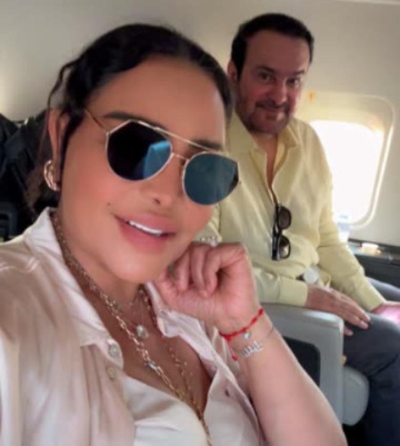 أحلام برفقة زوجها مبارك الهاجري - صورة من سناب شات