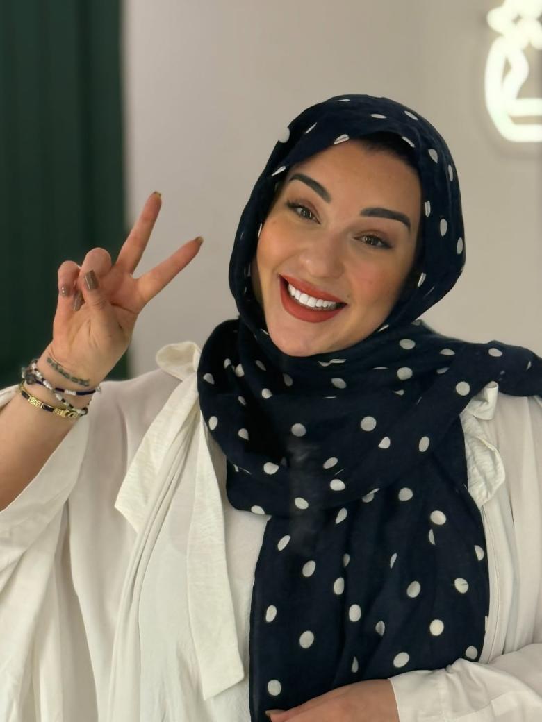 أسما شريف منير  - الحجاب