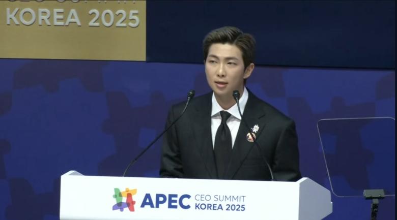 آر إم من BTS - قمة APEC CEO 2025 بكوريا - مصدر من يوتيوب آر إم من BTS - قمة APEC CEO 2025 بكوريا - مصدر من يوتيوب