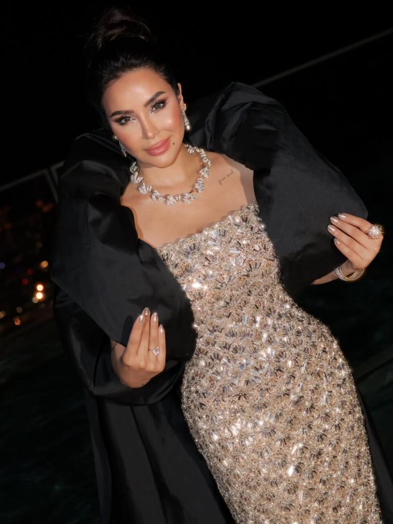 الصورة من حساب لجين عمران على انستغرام بعدسة محمد ناصر  الصورة من حساب لجين عمران على انستغرام بعدسة محمد ناصر