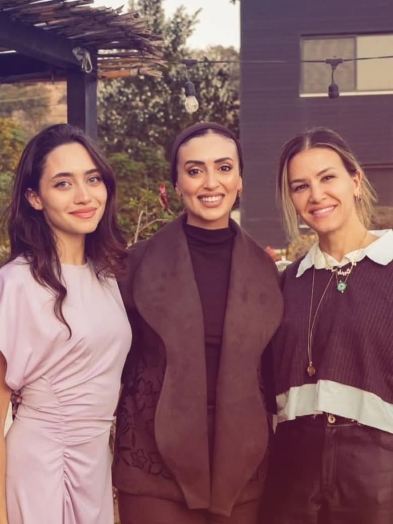 الأميرة جليلة بفستان فيكتوريا بيكهام وحقيبة Clio Peppiatt الأميرة جليلة بفستان فيكتوريا بيكهام وحقيبة Clio Peppiatt