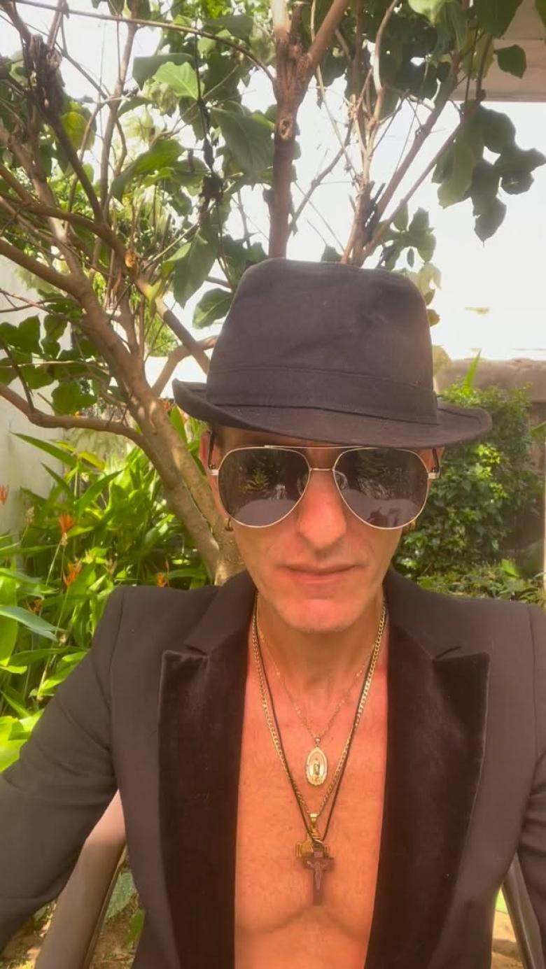  أويس مخللاتي