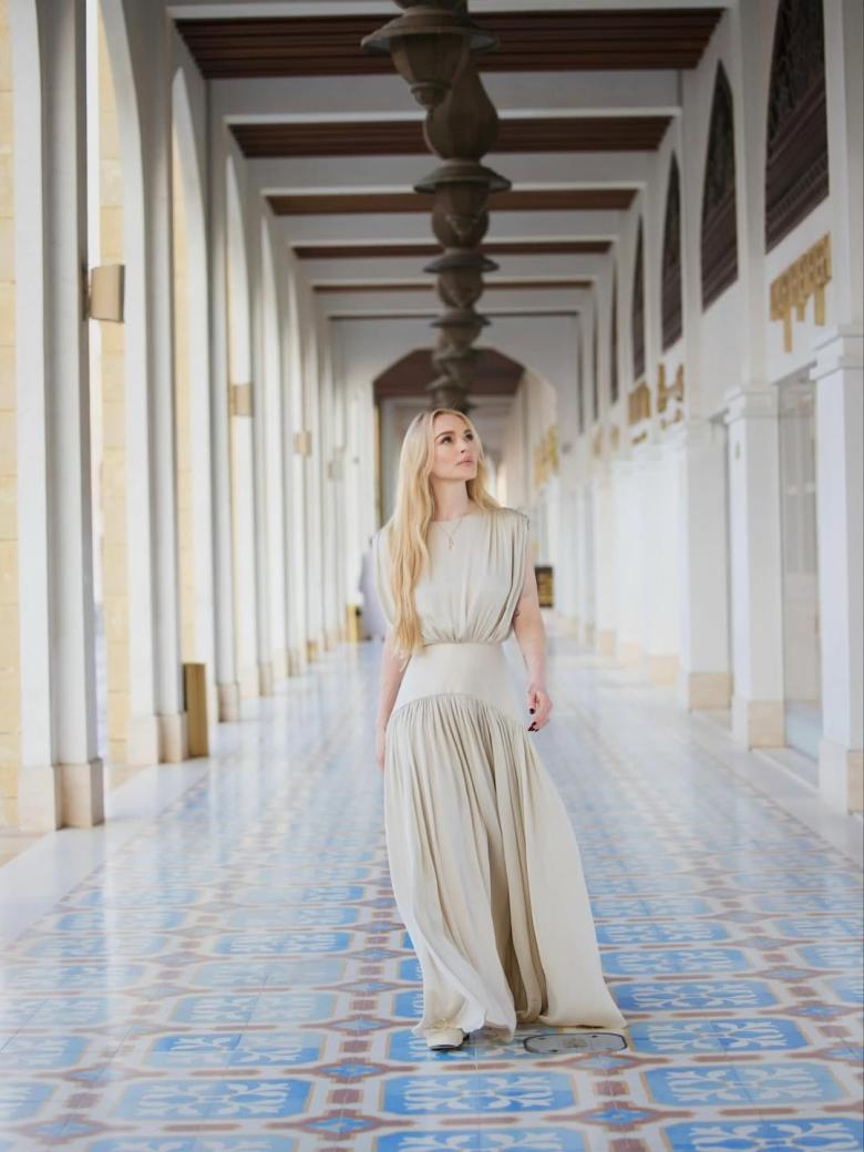 ليندسي لوهان باطلالة بوحي شرقي بتوقيع سعودي - الصورة من انستغرام ليندسي لوهان