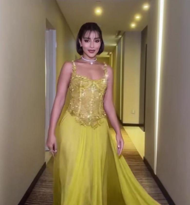 بلقيس بفستان كورسيه مطرّز  ومجوهرات ميسيكا الماسية