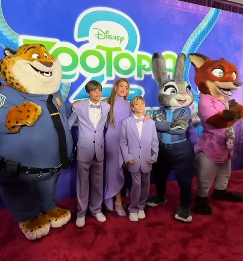 شاكيرا وأولادها ميلان وساشا - إنستغرام