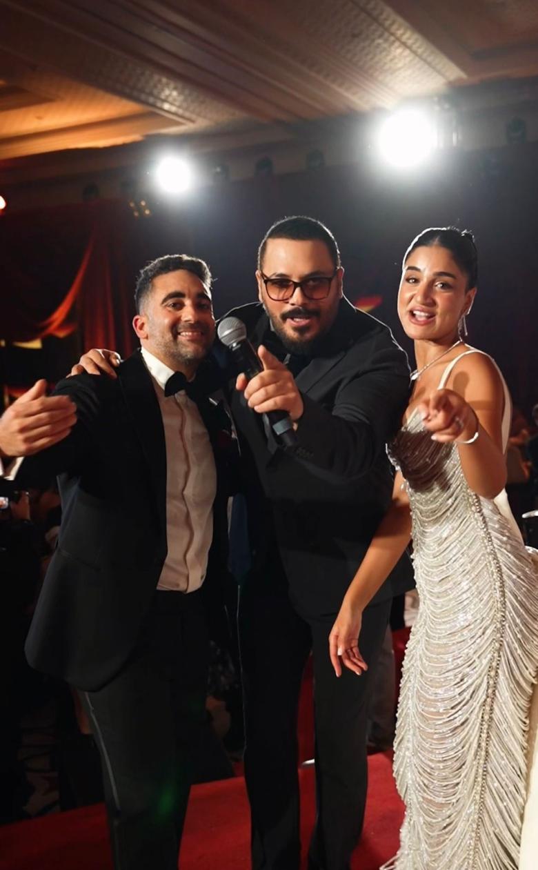 رامي عياش مع العروسين -  صورة معدلة