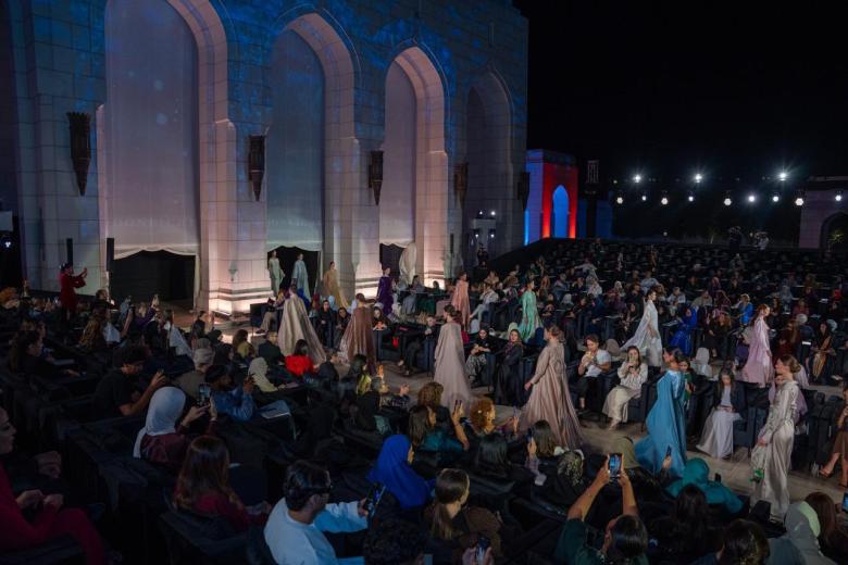 أسبوع الموضة في مسقط منصة تجمع الإبداع العُماني والعالمي