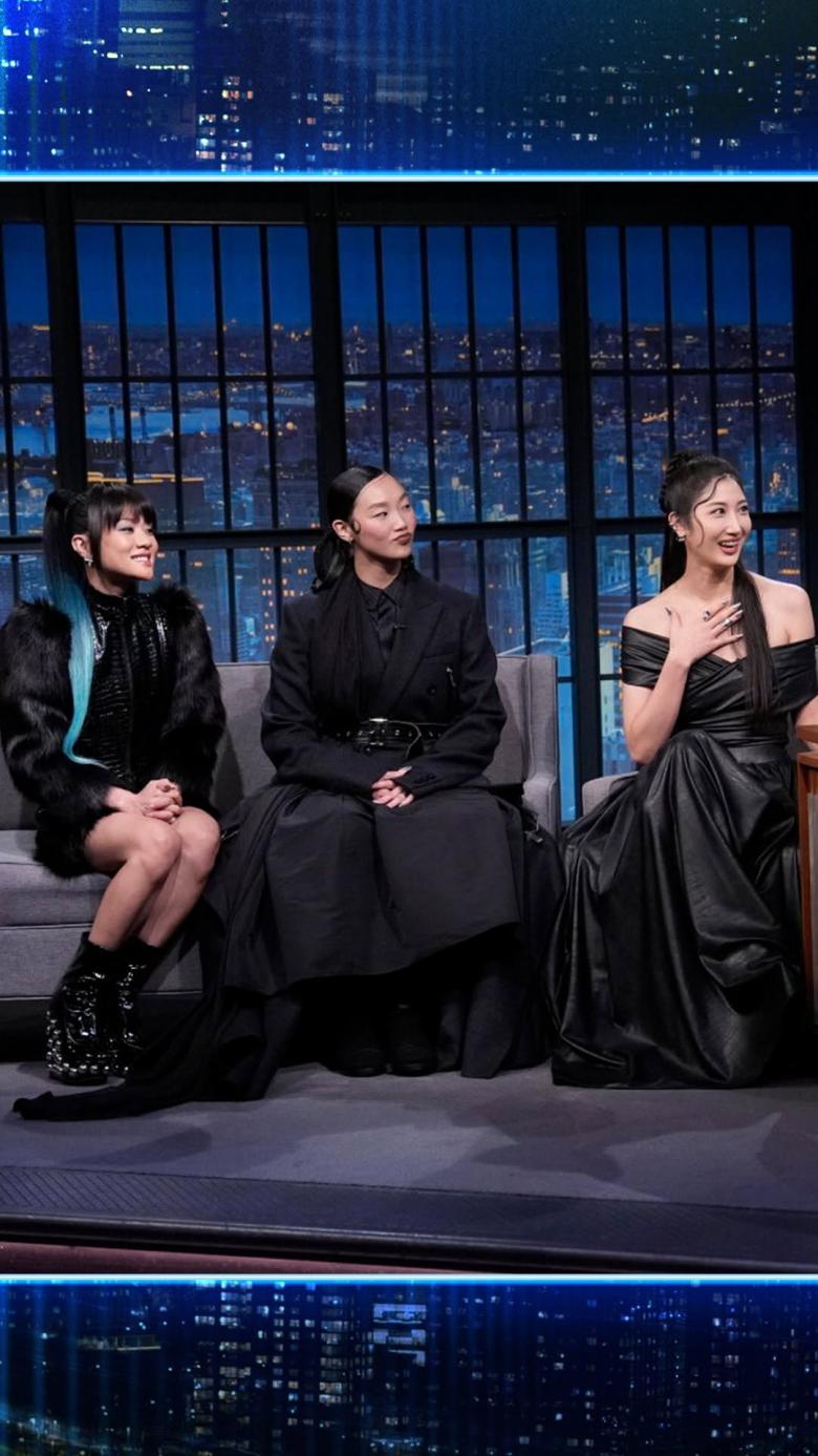 كيف خرجت أزياء KPop Demon Hunters  من الشاشة إلى الواقع