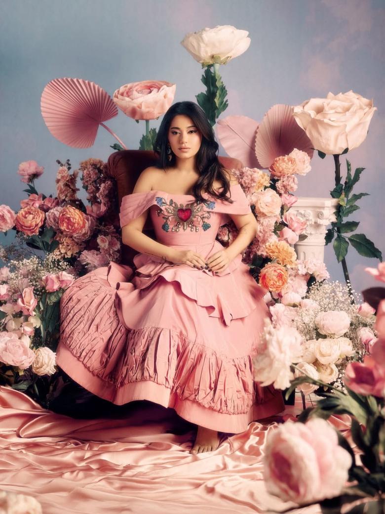 إطلالة رحمة رياض في عيد ميلادها بتصميم حسين بظاظا - الصورة بعدسة لارا زنكول