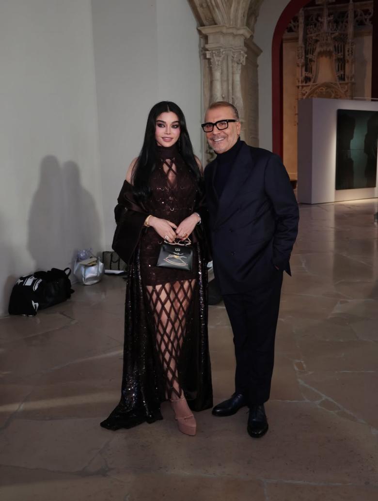 هيفاء وهبي في عرض كوتور جورج شقرا.. وهذه تفاصيل المجموعة