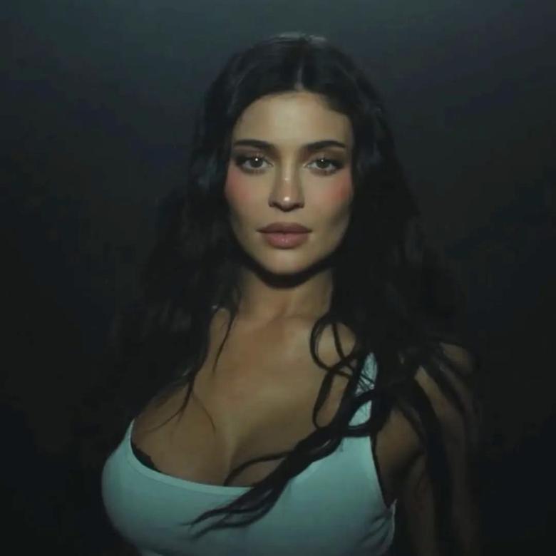 كايلي جينر  - Kylie Jenner - Residue Music Video
